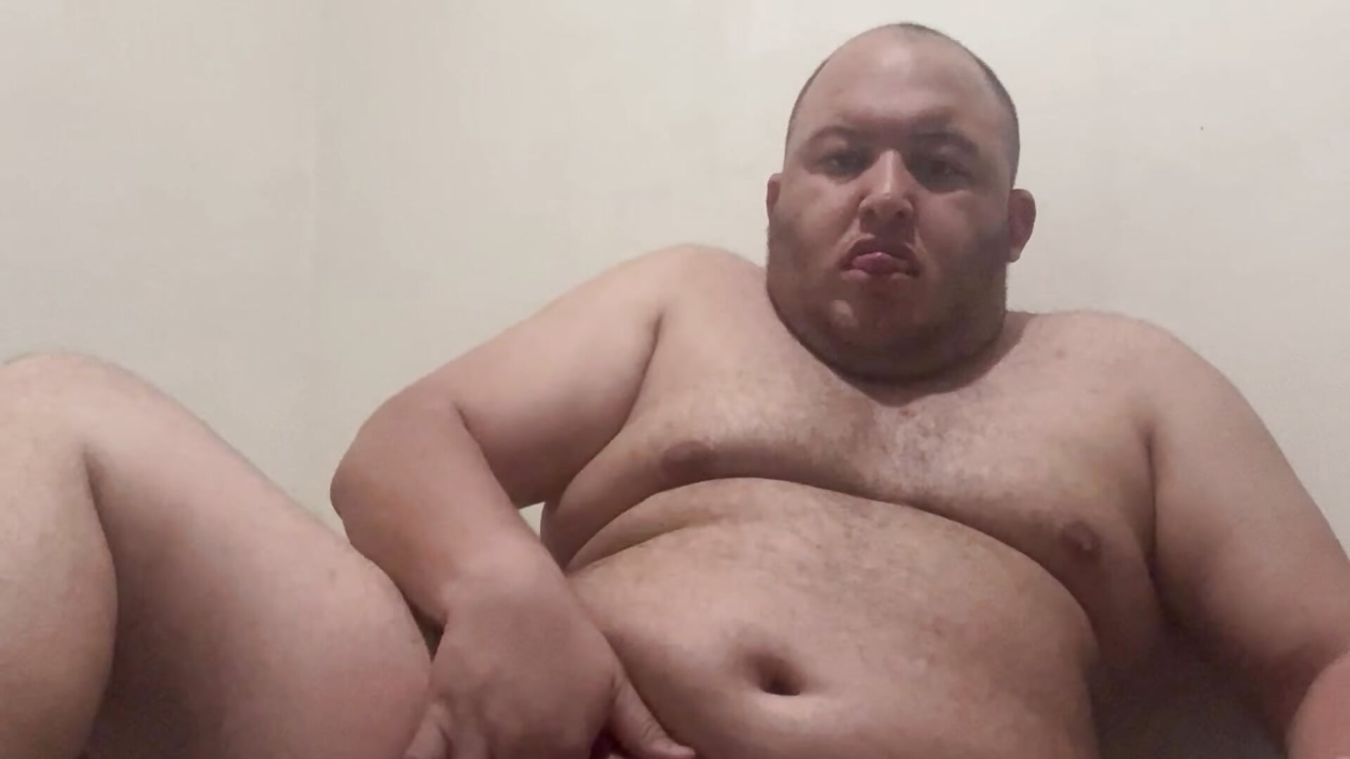 Cum show in the bed - video by genderfluidco2 cam model