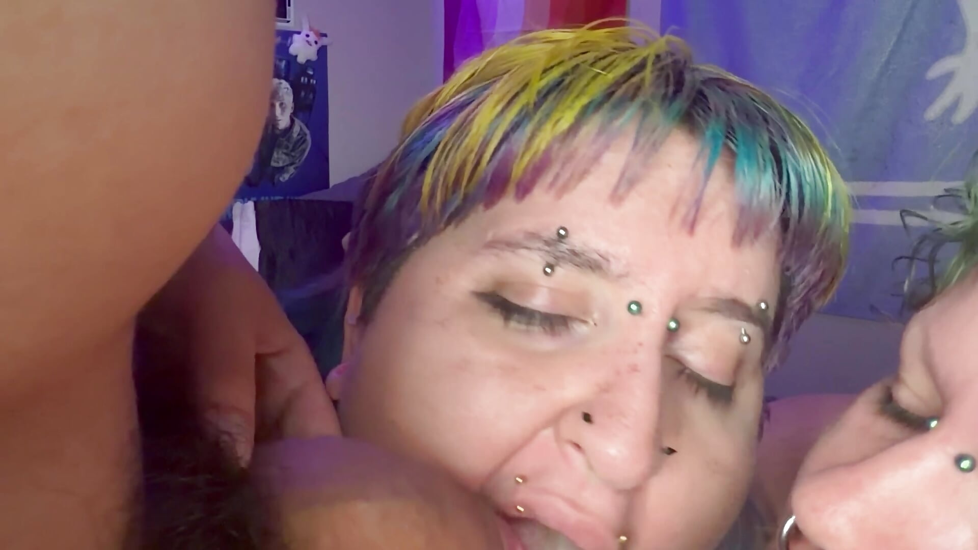 Ivo and Mud suck on cock