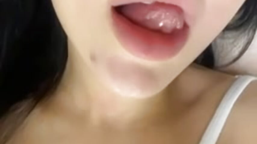 Kiss me and my boobs