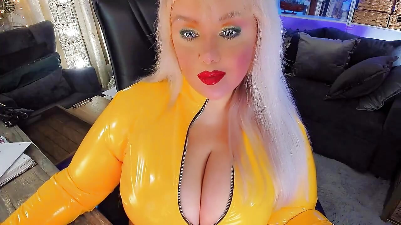 X2Twitter,com_FsIK-MKOhIl5kODS_720p – video od webkamerové modelky Listen2Etername