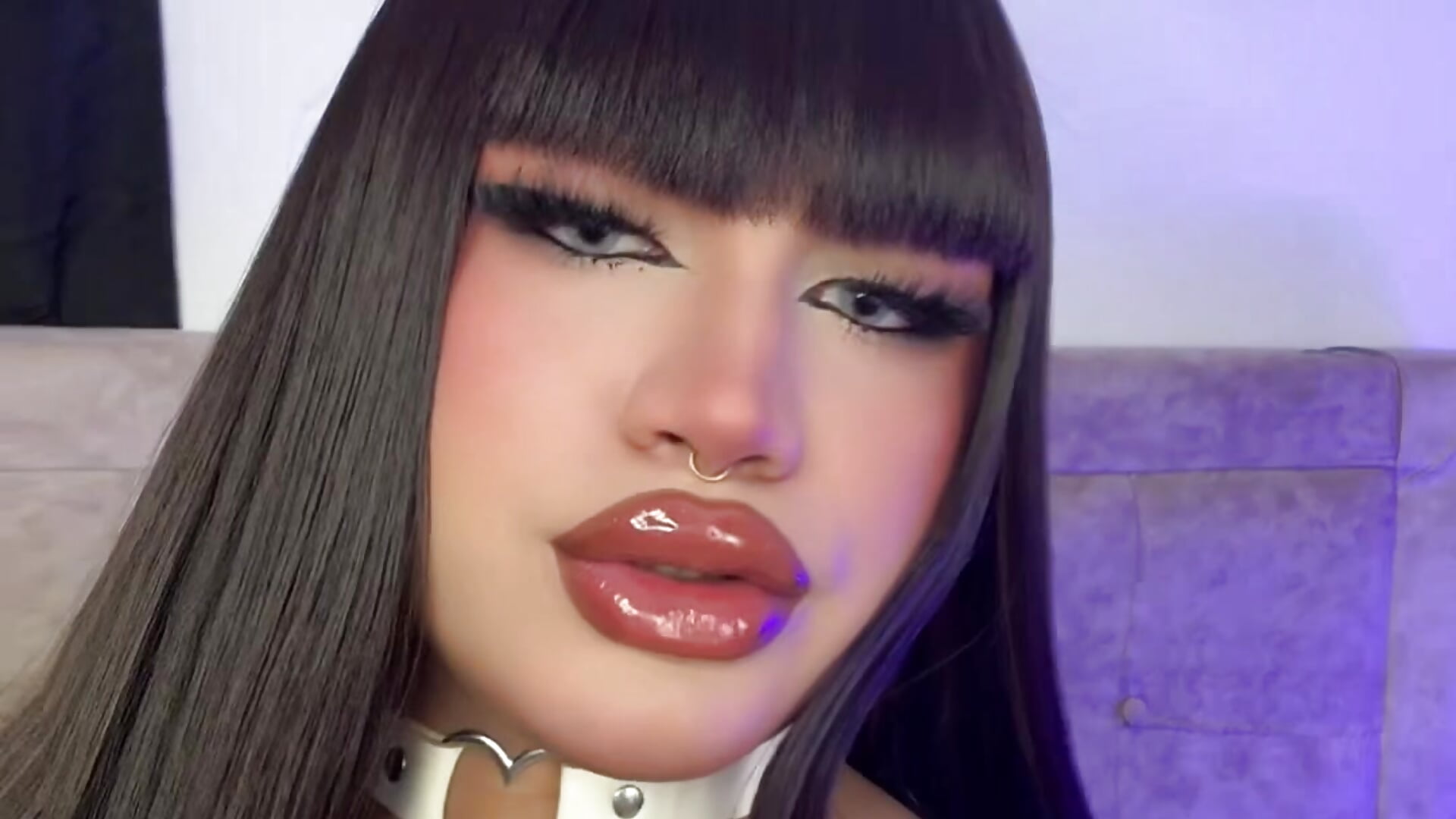 KISSSS!😘 - فيديو من Stormi_Canniggia موديل الكام