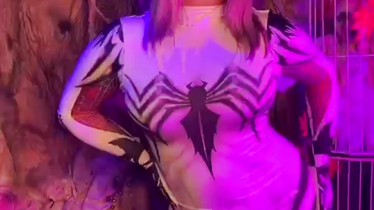 YOUR SEXY SPIDER GIRL - video od modelky/modela Gaia_Stone