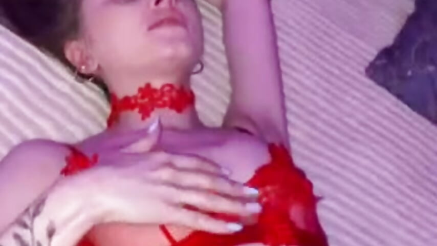 Hello, it's me <3 - video by Lilli_Bello cam model