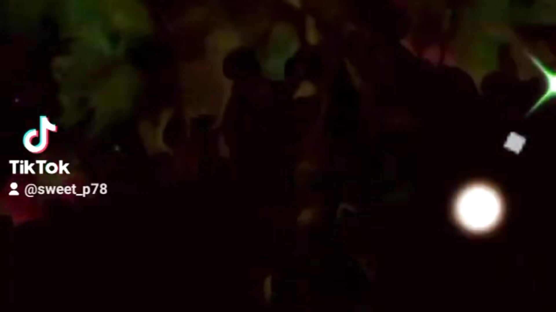 Teaser – video af Love2SquirtRs_78 cam-model