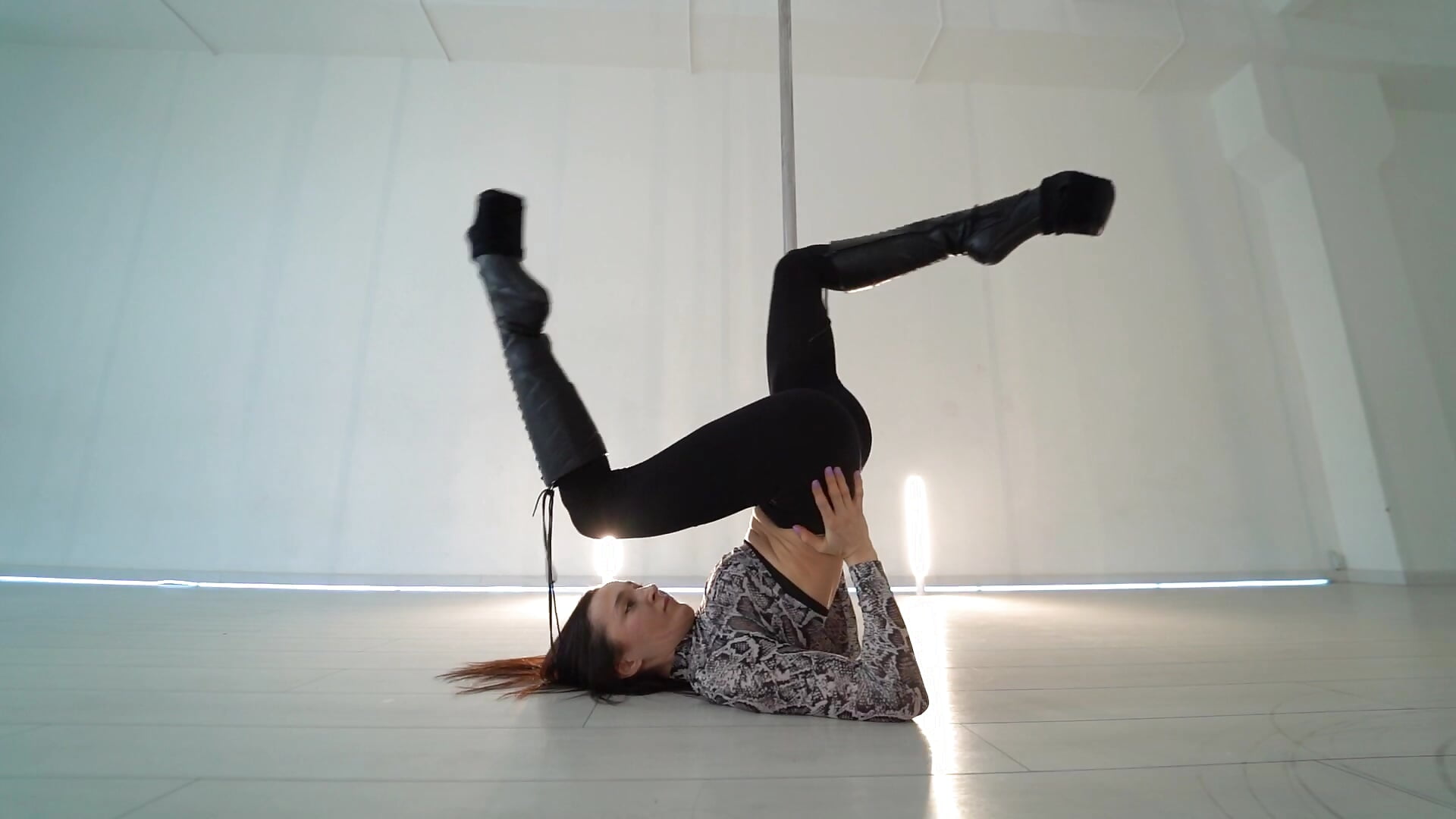 STRIPLASTICA DANCE - video by sabrinasmith23 cam model