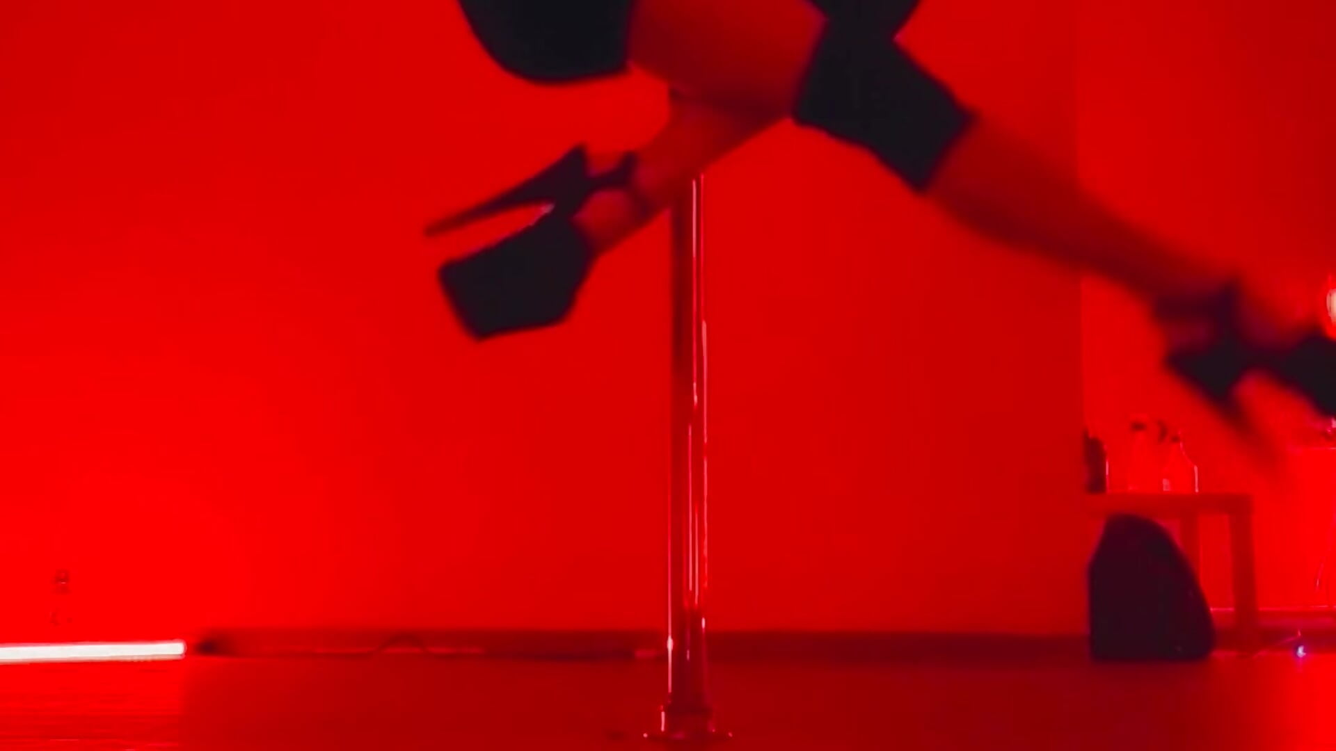 A small part of my pole dancing training ♥️ - clip cu _Jelly_Lips model videochat