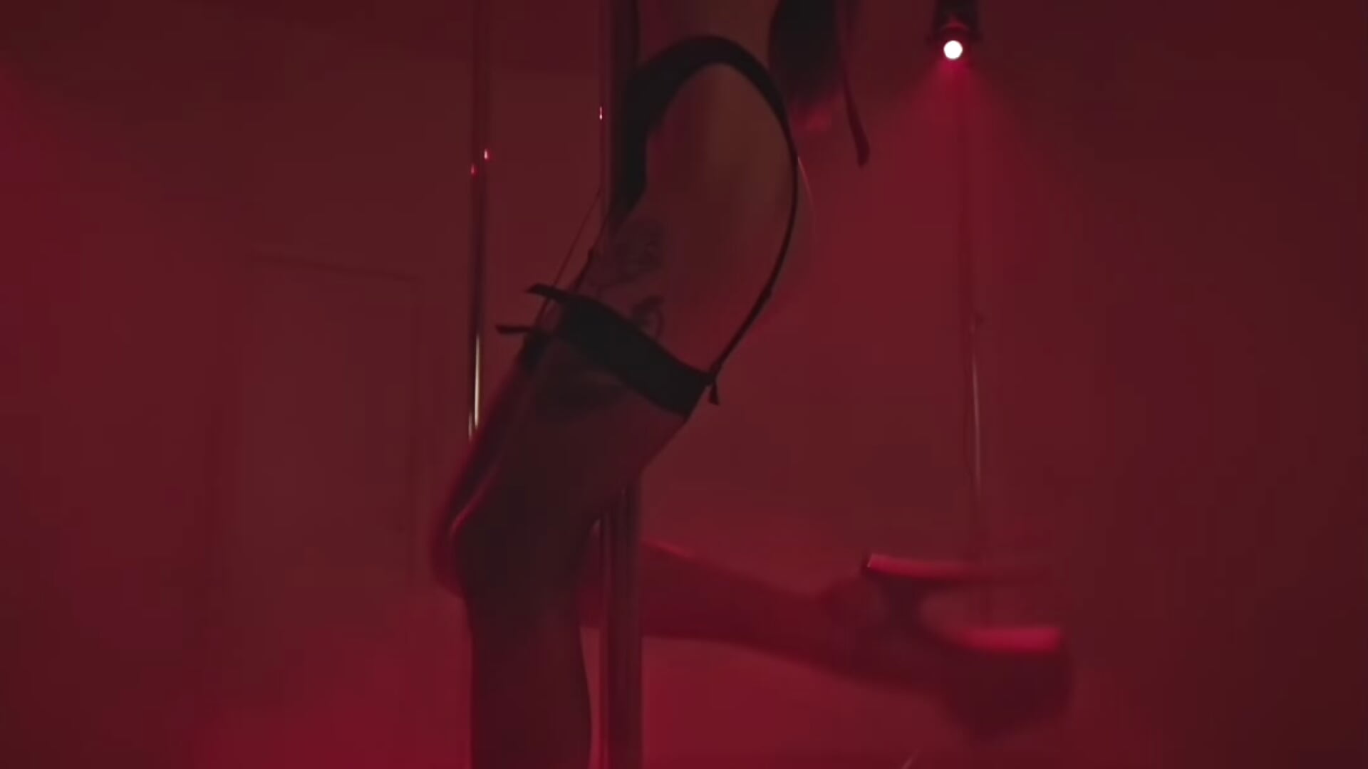 _Jelly_Lips. Pole dance. Professional video. Music: 
