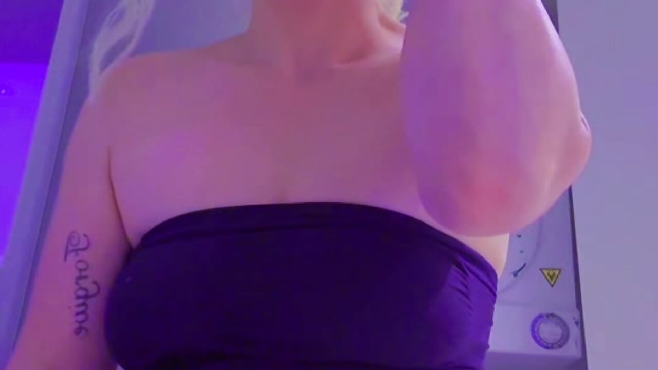 23ceb54db2ba4c9fbe29fe9a33c6ff71 - video by 55crystal cam model