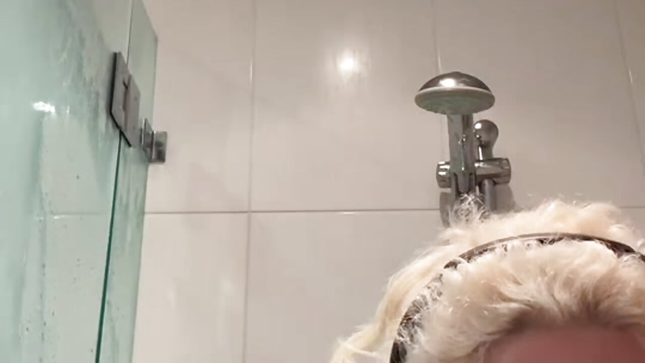 b8b1f4438f9c46688a00d018323e1dde - video by 55crystal cam model