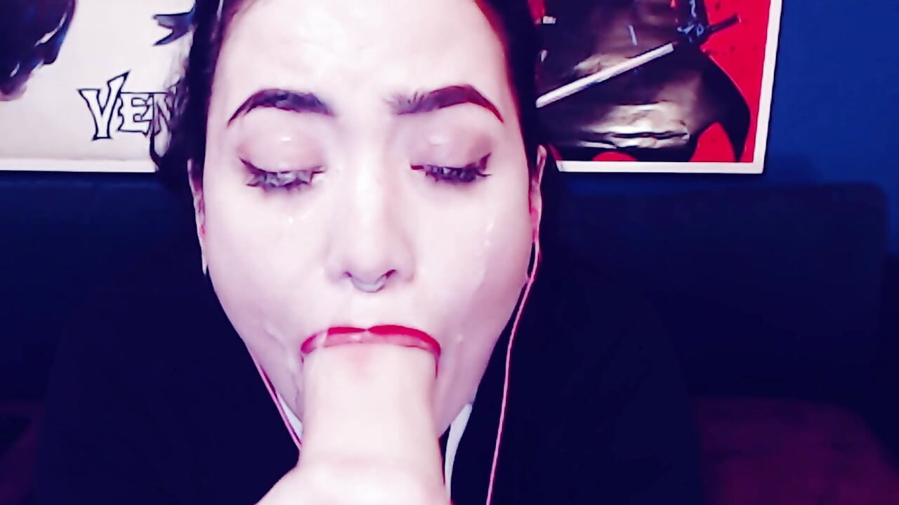 Extremely messy blowjobs – video od webkamerové modelky wickedxqueen