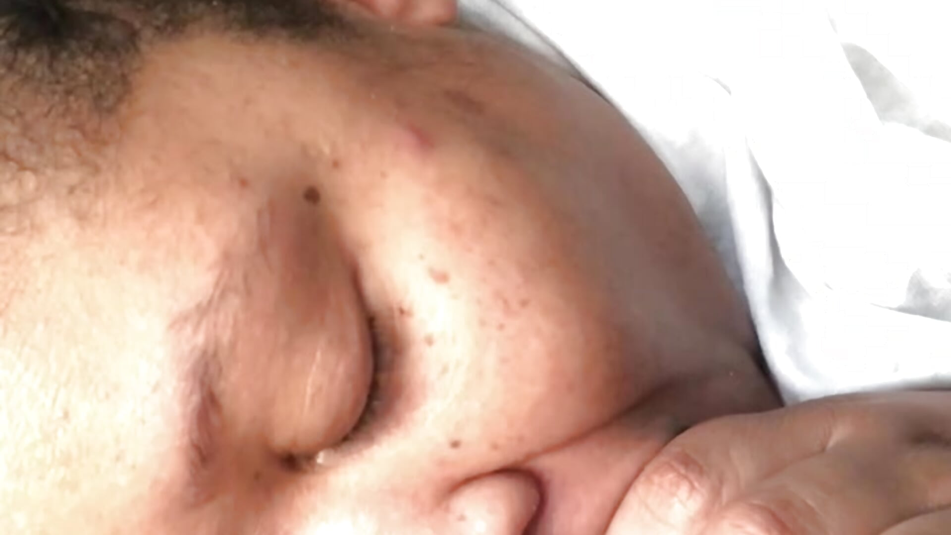 Big Purr know how to big slurp Teddy dick down - Video von UnderCover_Lovers Cam-Model