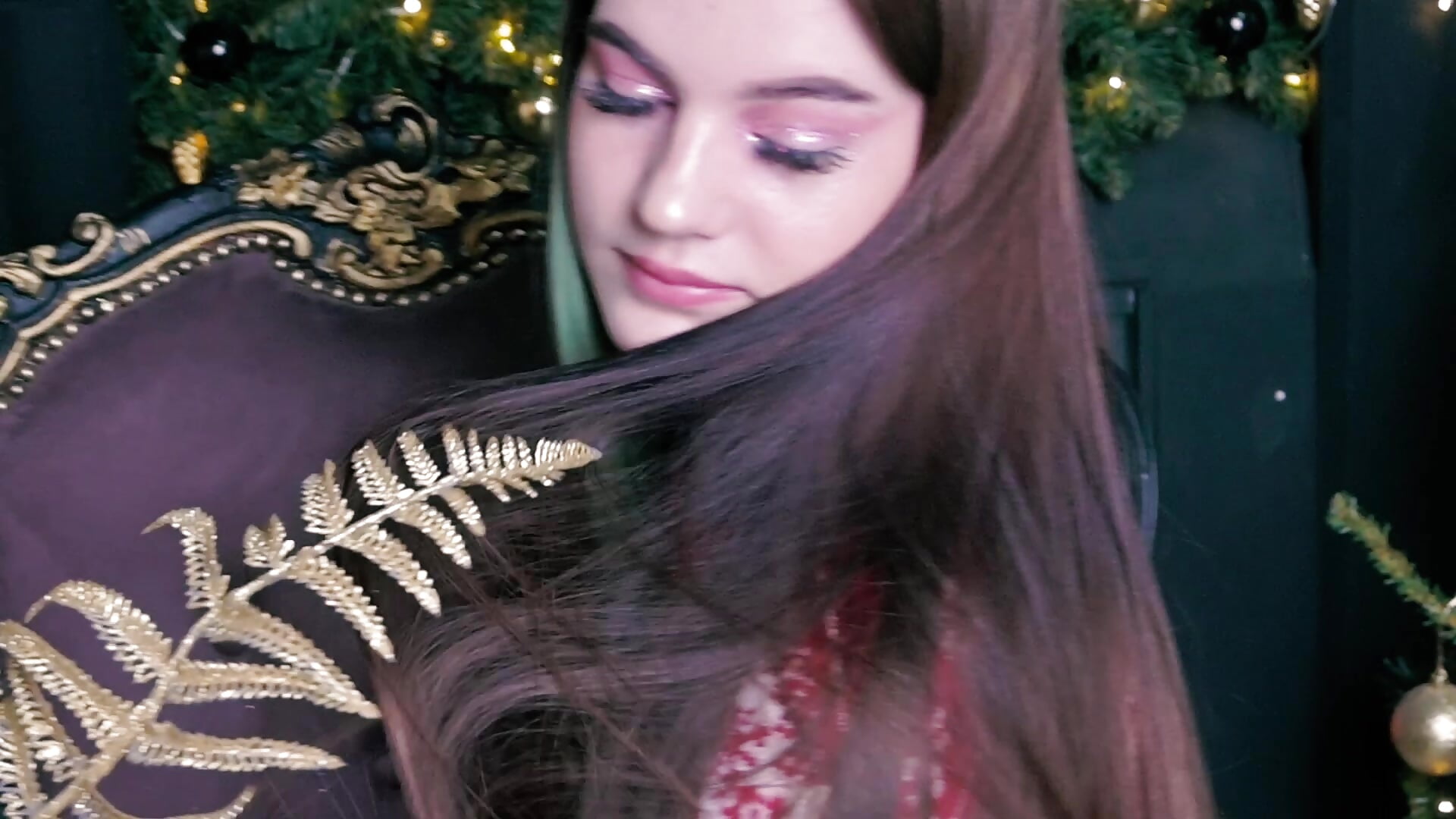 I love Christmas gifts! - video by NikkieKatty cam model