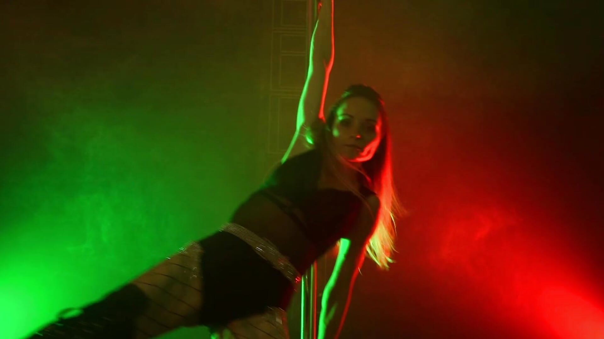 pole dance - video by Louise-dance cam model