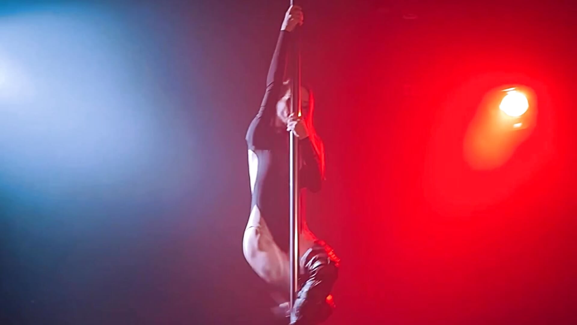 pole dance - video by Louise-dance cam model