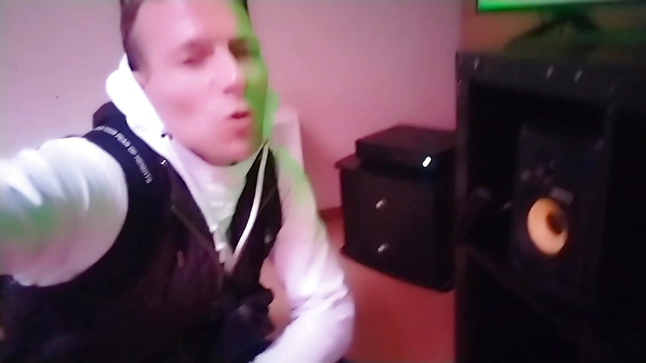 MIR WIRD HEISS / I'M GETTING  / ME ESTOY PONIENDO CALIENTE - video oleh Cridere kamera model