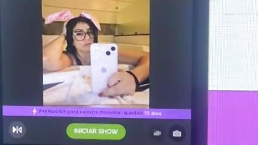 79681998051__4010784D-05A9-431F-BADB-14BB4670B83D — filmik SweetHushviolet, modela(-lki) na kamerkach