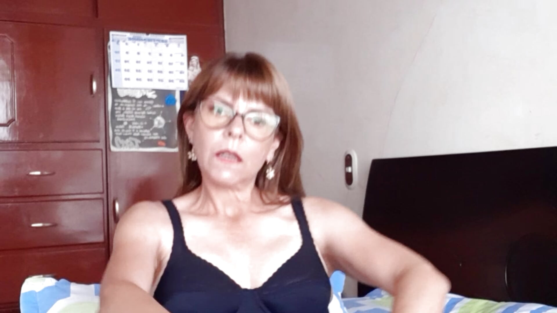 HOT - video by mommysarax cam model