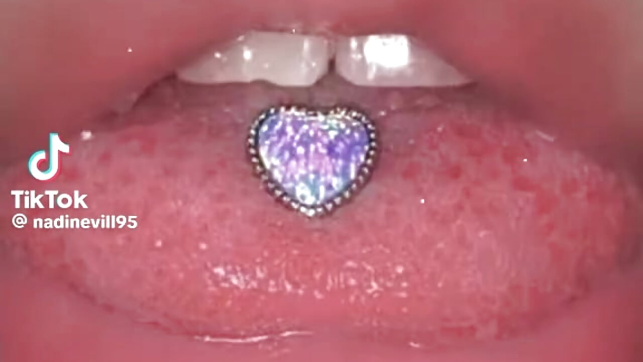 Lengüita 😋－カメラキャストのNatalia_Suarezの動画