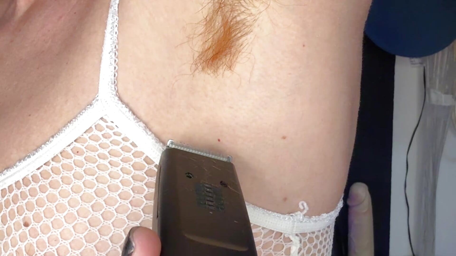 trimming my hairy armpits