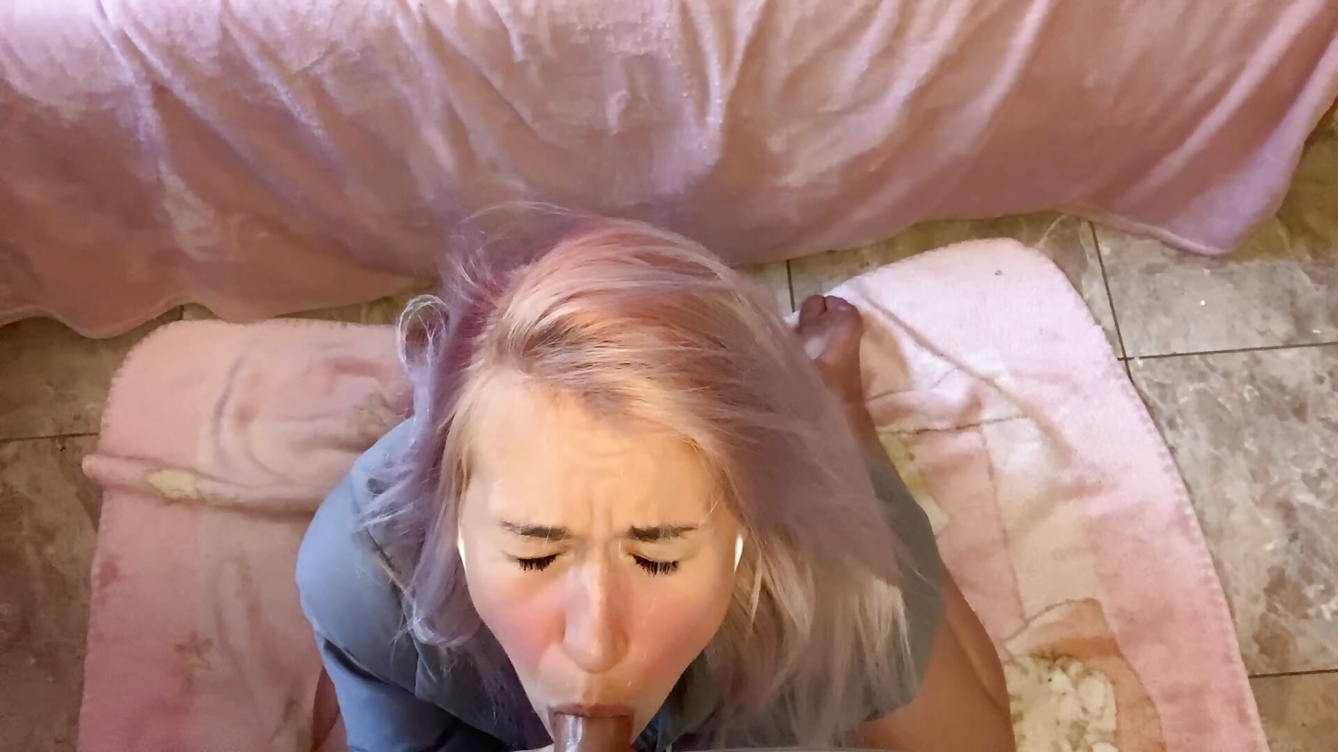 TEASER PUFF JACKET saliva, ANAL, doggy, COWGIRL - video by Dina-Light cam model