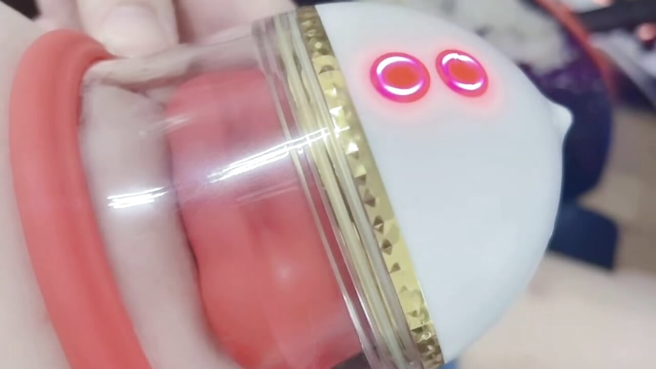 看的到奶子被吸吸玩弄的樣子真的好色