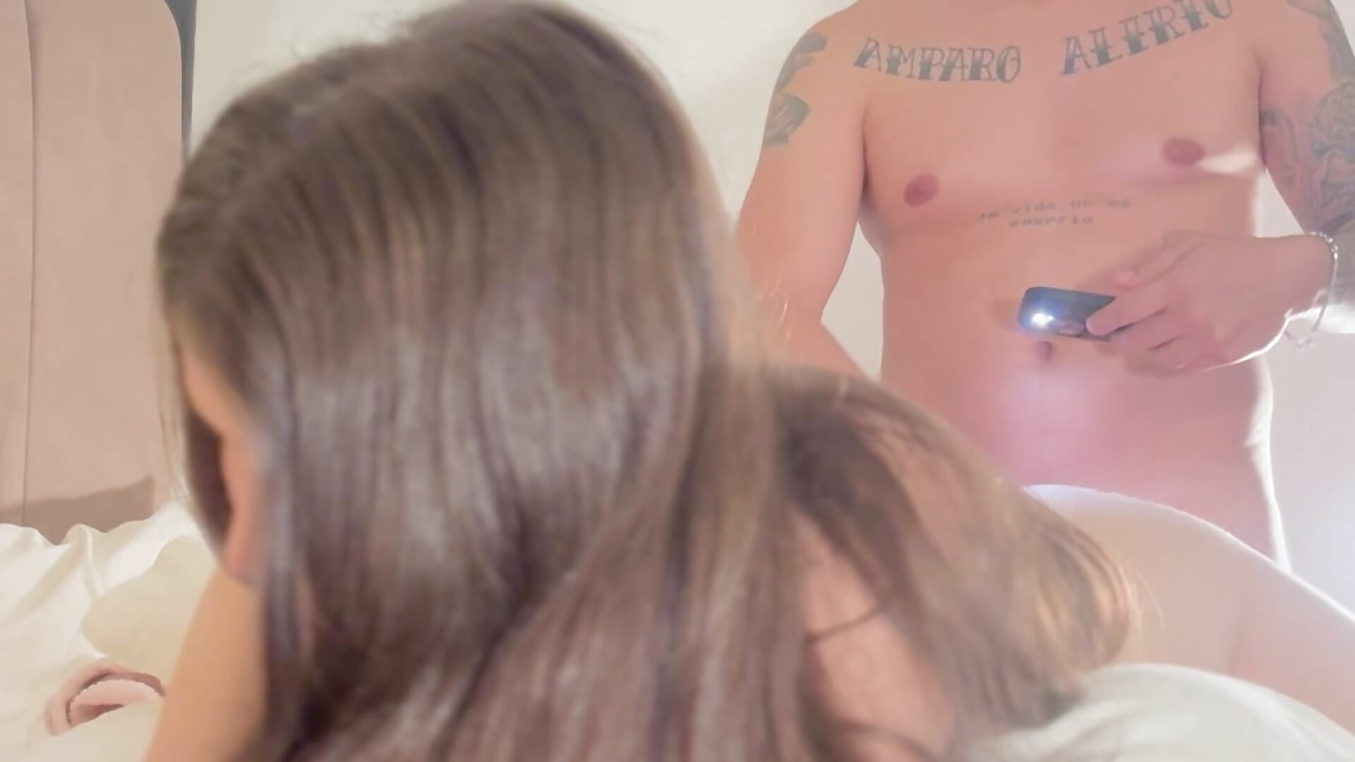 Facial expresions during anal + side view - vidéo du modèle de showcams AmelieLaurent_