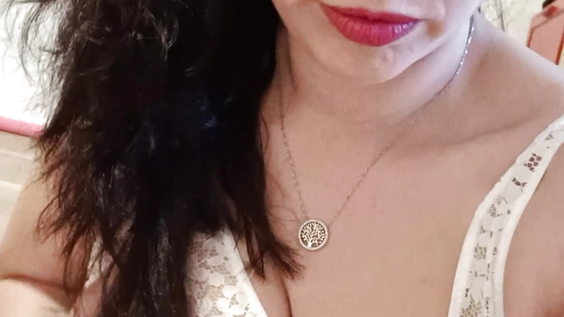 Bisous - video by Lea_Fontaine cam model