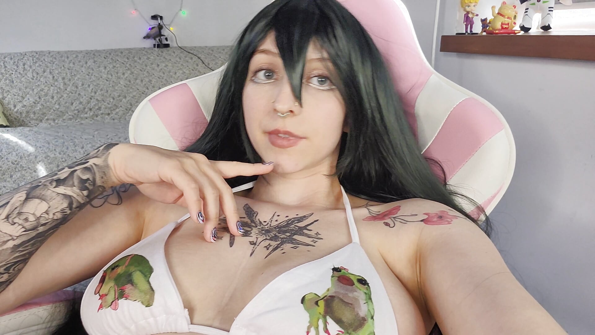 Froggie bikini - วิดีโอโดย Akiko_Hentai โมเดลแคม