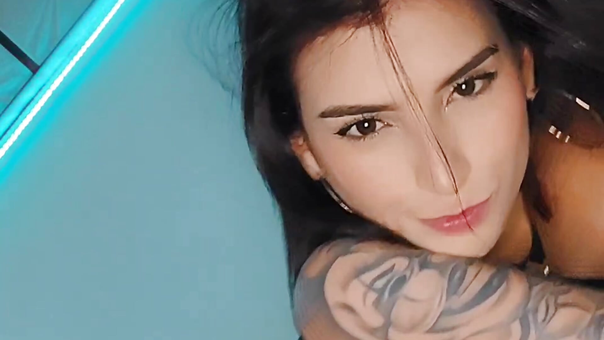 Hi