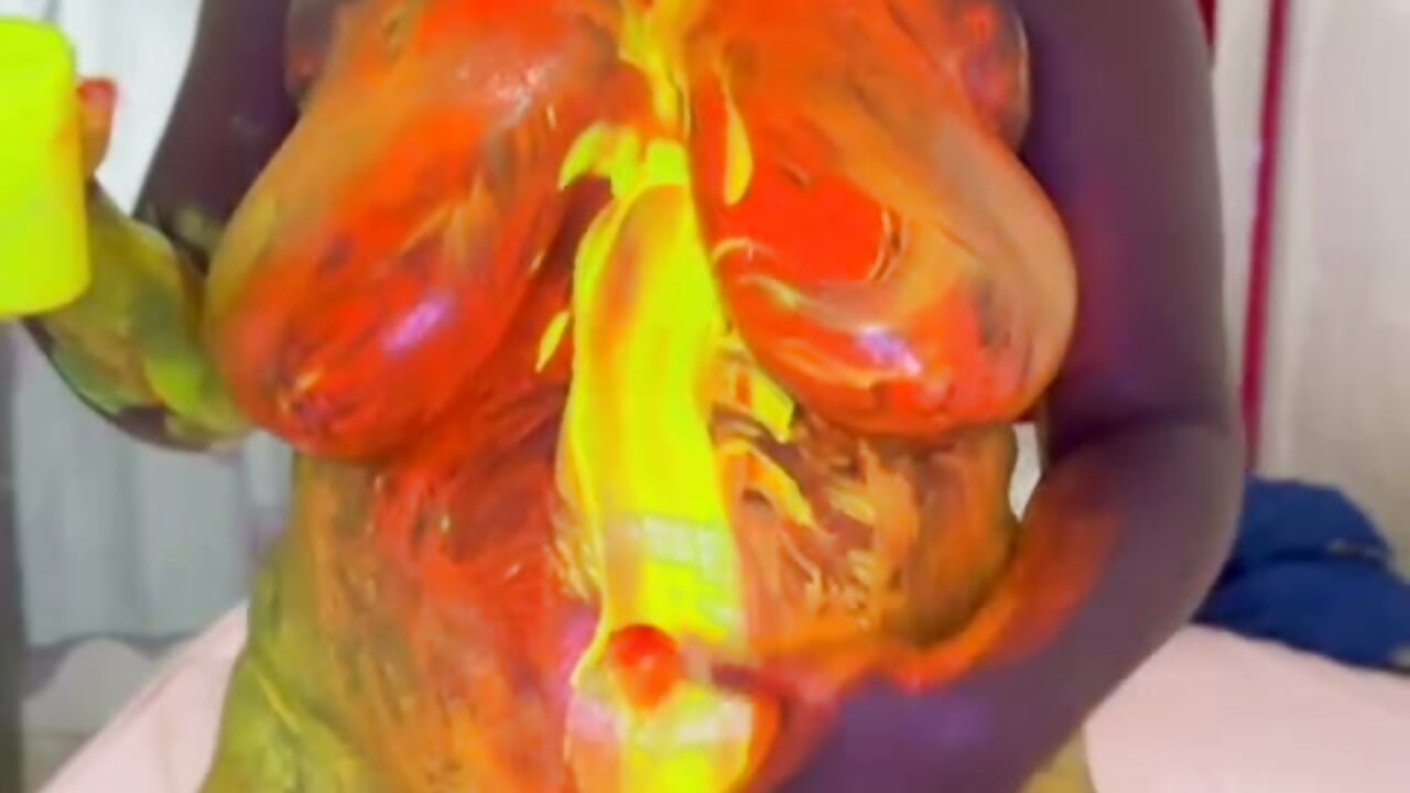 Body paint with squirt on you — filmik YHENDELYN_STONE, modela(-lki) na kamerkach