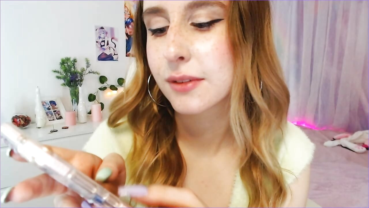 Nails fetish - video by CarolineAmber cam model