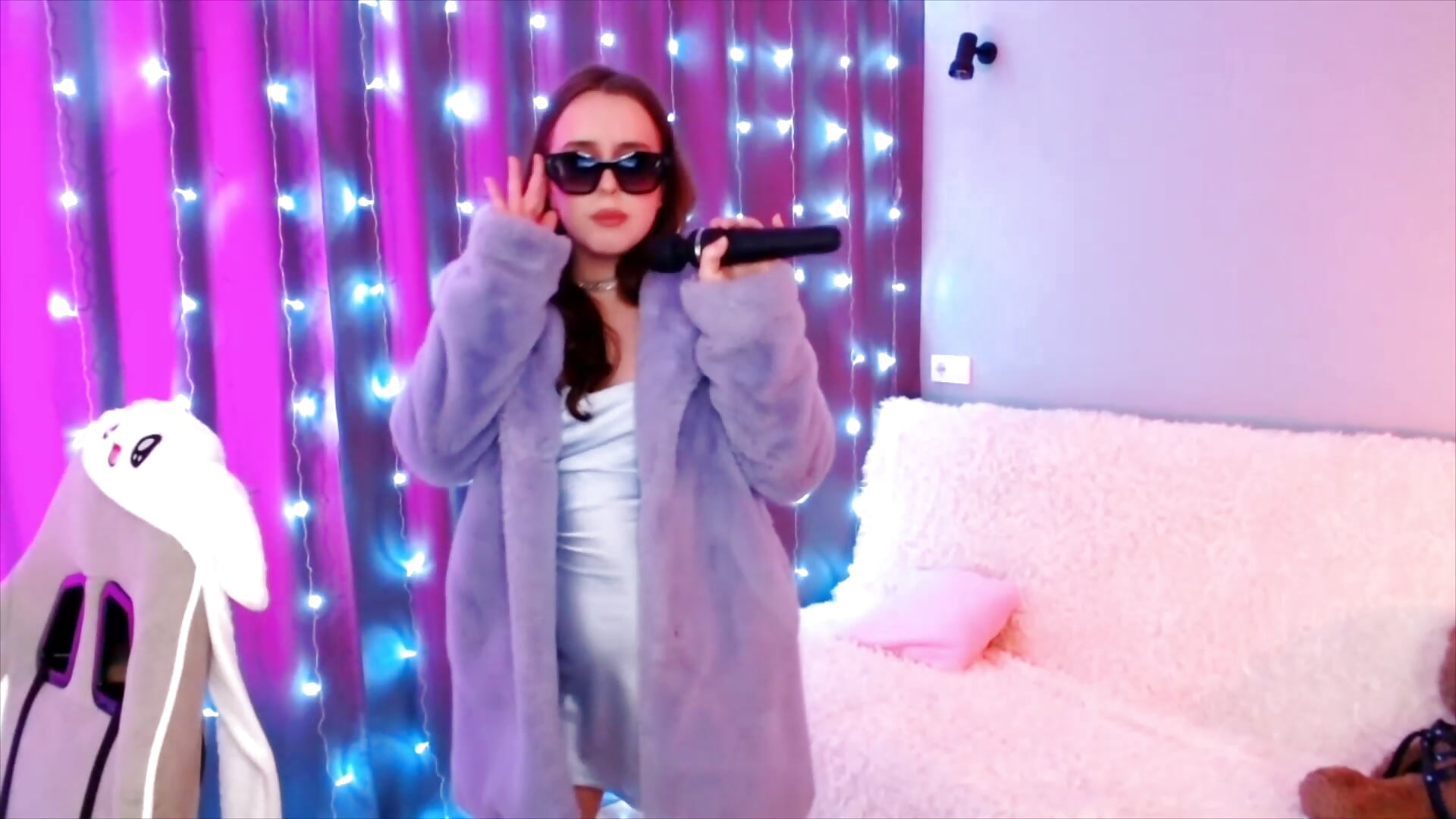 MC Carolyn - video by CarolineAmber cam model