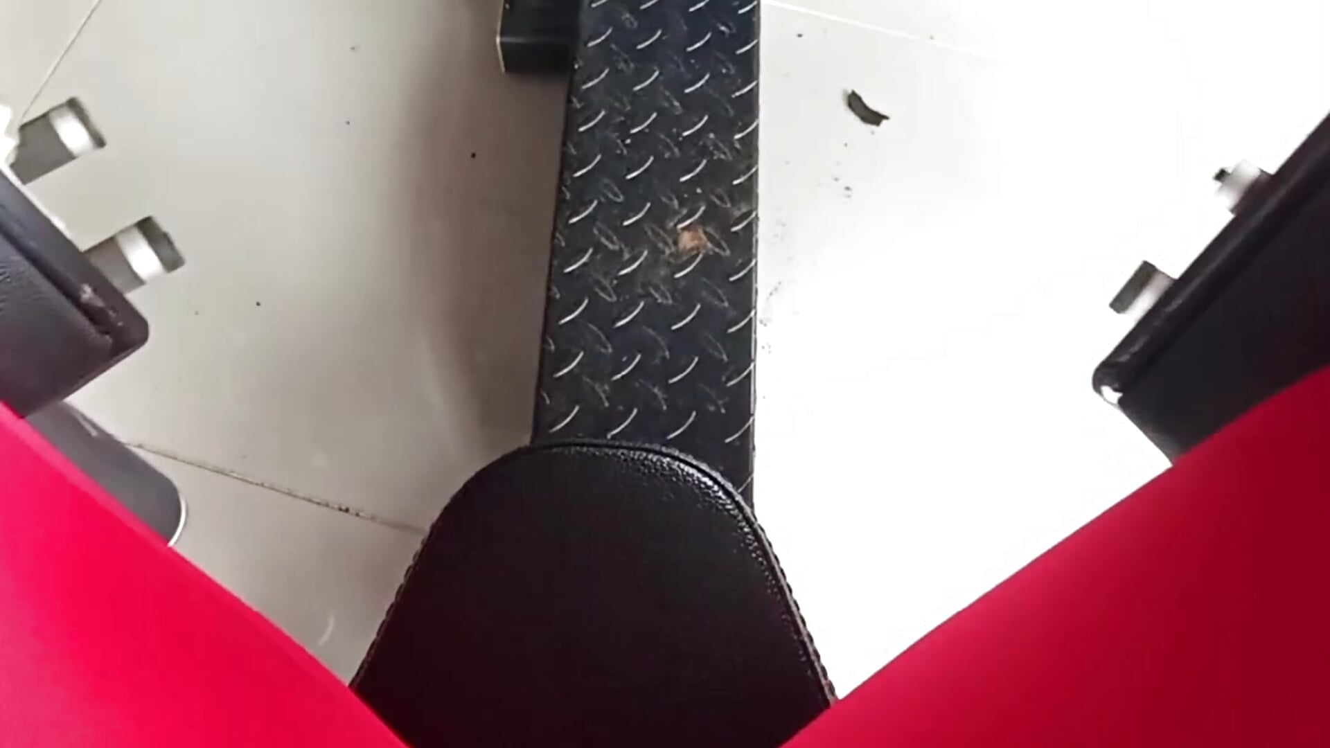 Gimnasio – video od webkamerové modelky squirt_teen