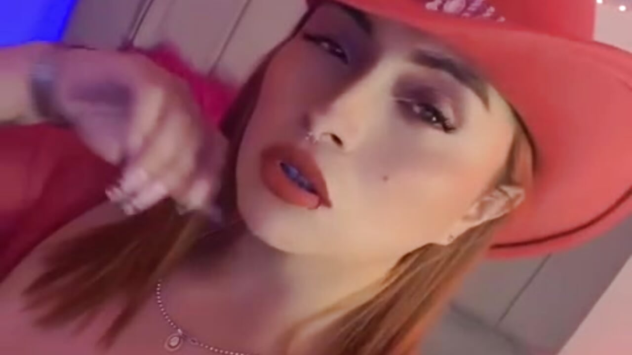 Good night to have fun - video by juanitared cam model