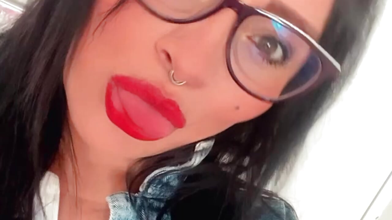 Kiss - video by juanitared cam model