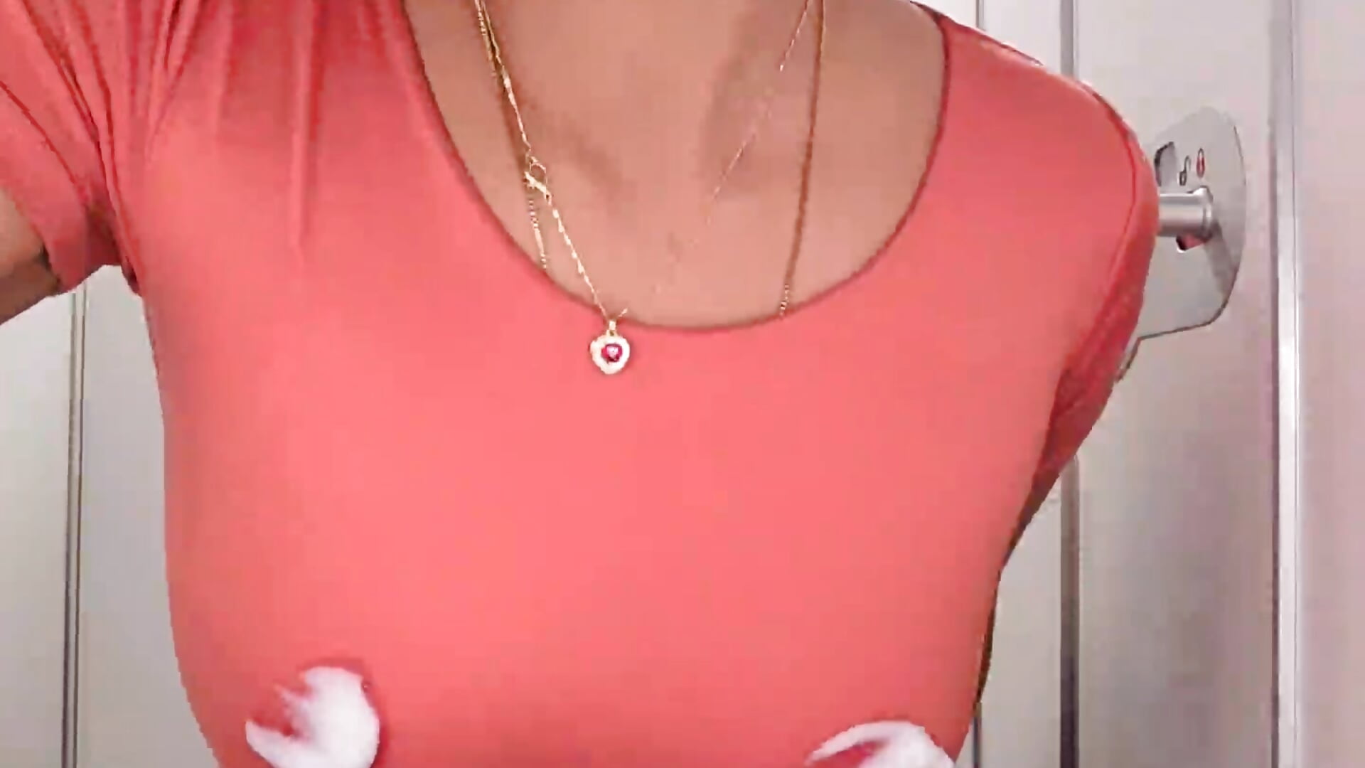 I play in the plane bathroom - video by Brave_Lion cam model