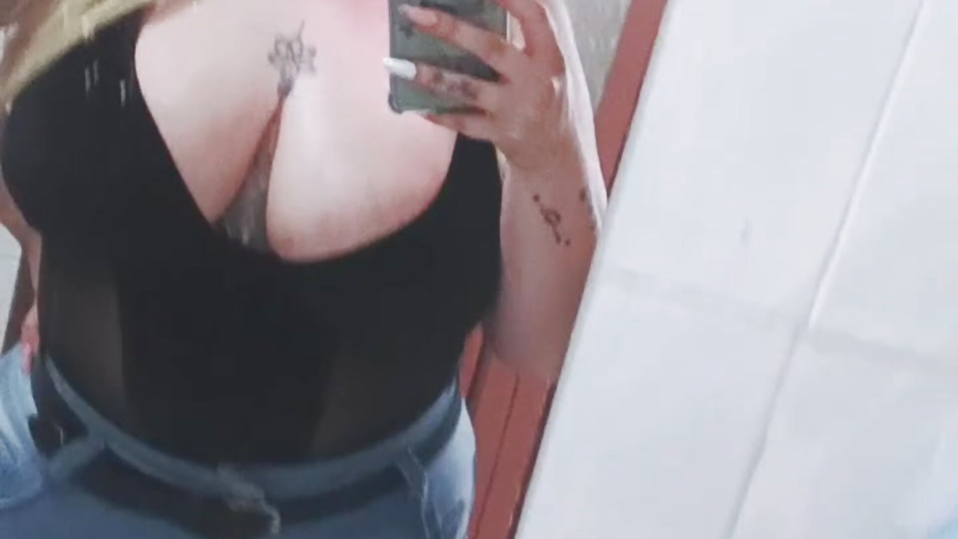 Like  ?????🥰😍 - video by miley_jensen cam model