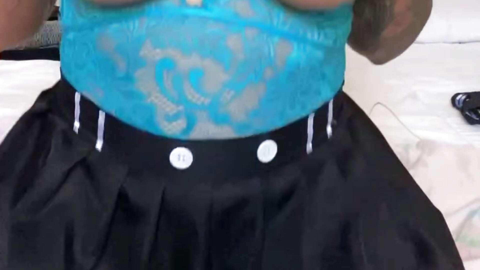 trim,7C3660D3-581A-4C00-B560-57A60543E28C - video di massisolis modella di cam