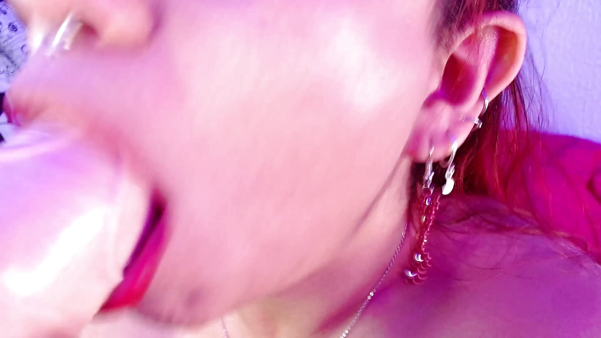 feel my throath - video by annie_walker6 cam model