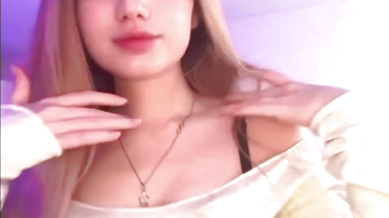 <3