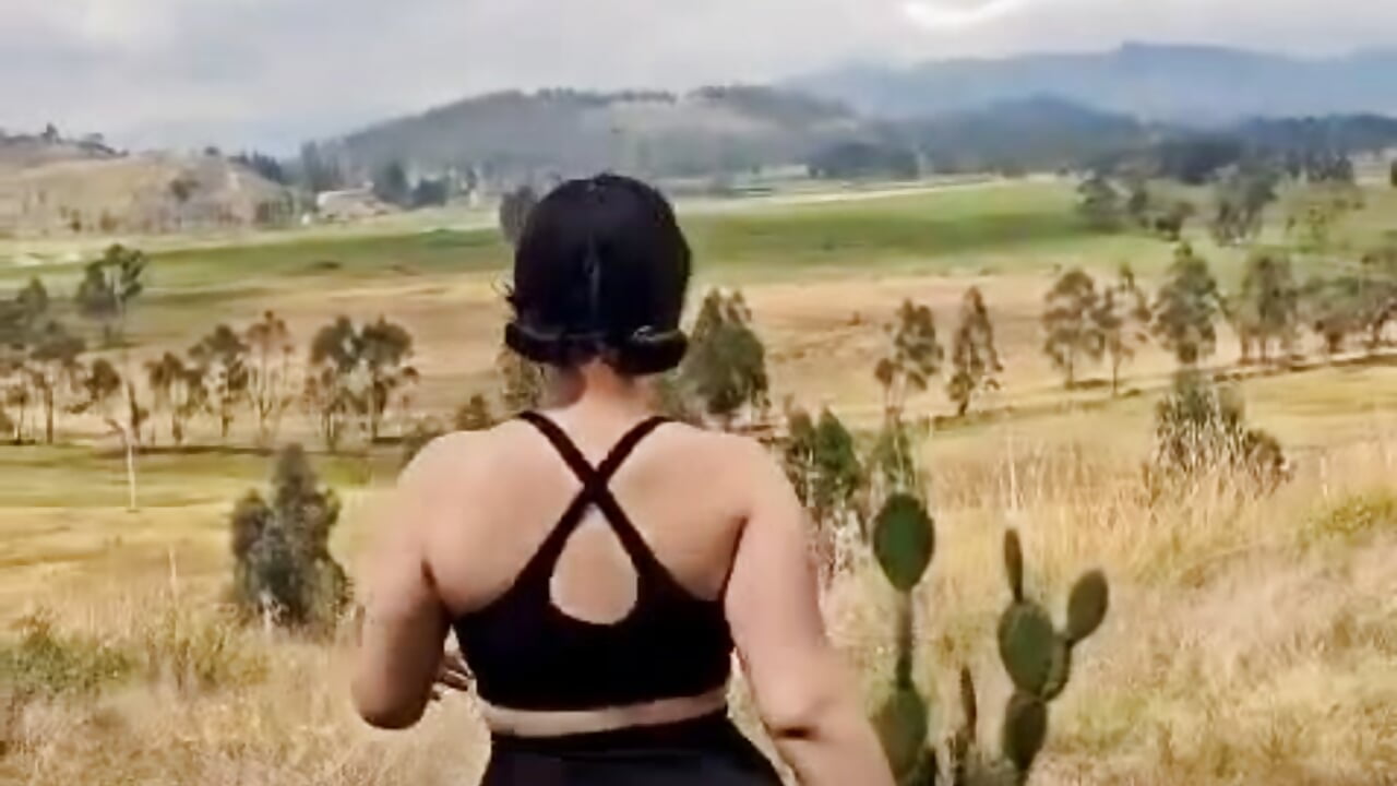 my tits bounce outdoors - clip cu Valenhill@xh model videochat