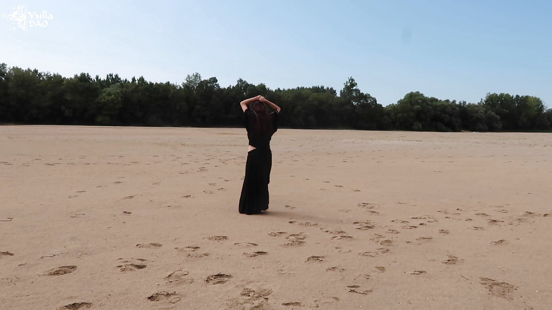 Boudeuse du désert - video di yulladao modella di cam