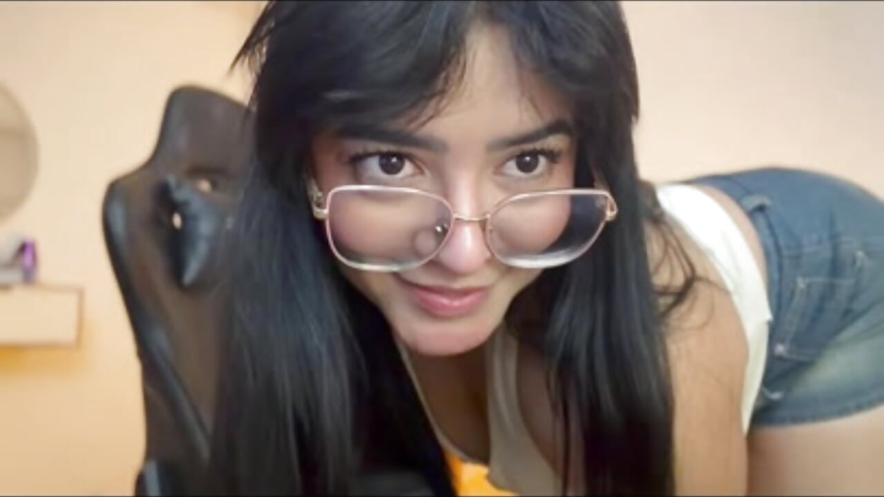 profile-intro-video-1788751556 - copy 13 Oct 04:45 - Lia_flowers 캠 모델의 동영상