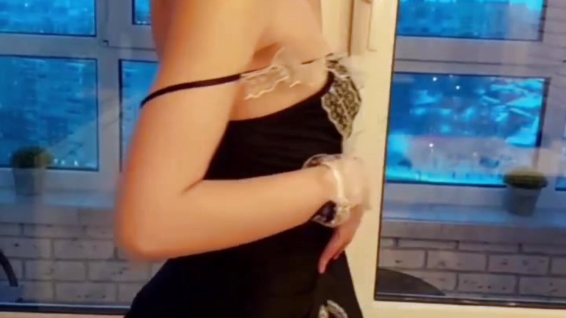 document_5222041806522297802 - video by Mia_elf cam model