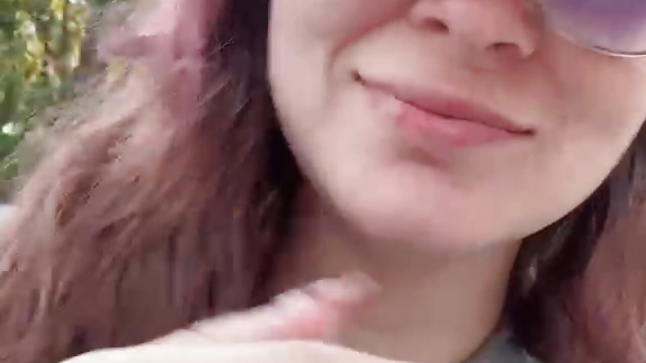 Kisses from somewhere in the world😘 - video by AmbeerWood_ cam model