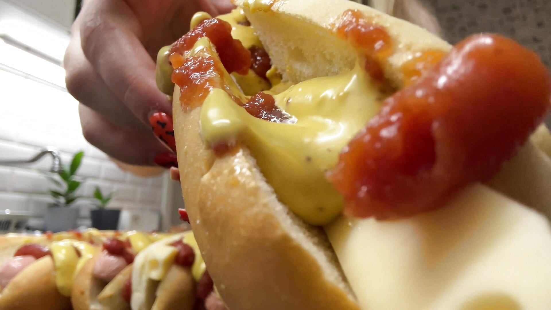 TRAINING FOR HOTDG EATING COMPETITION: No Hands, Just Throat - video by Hottie_Jane