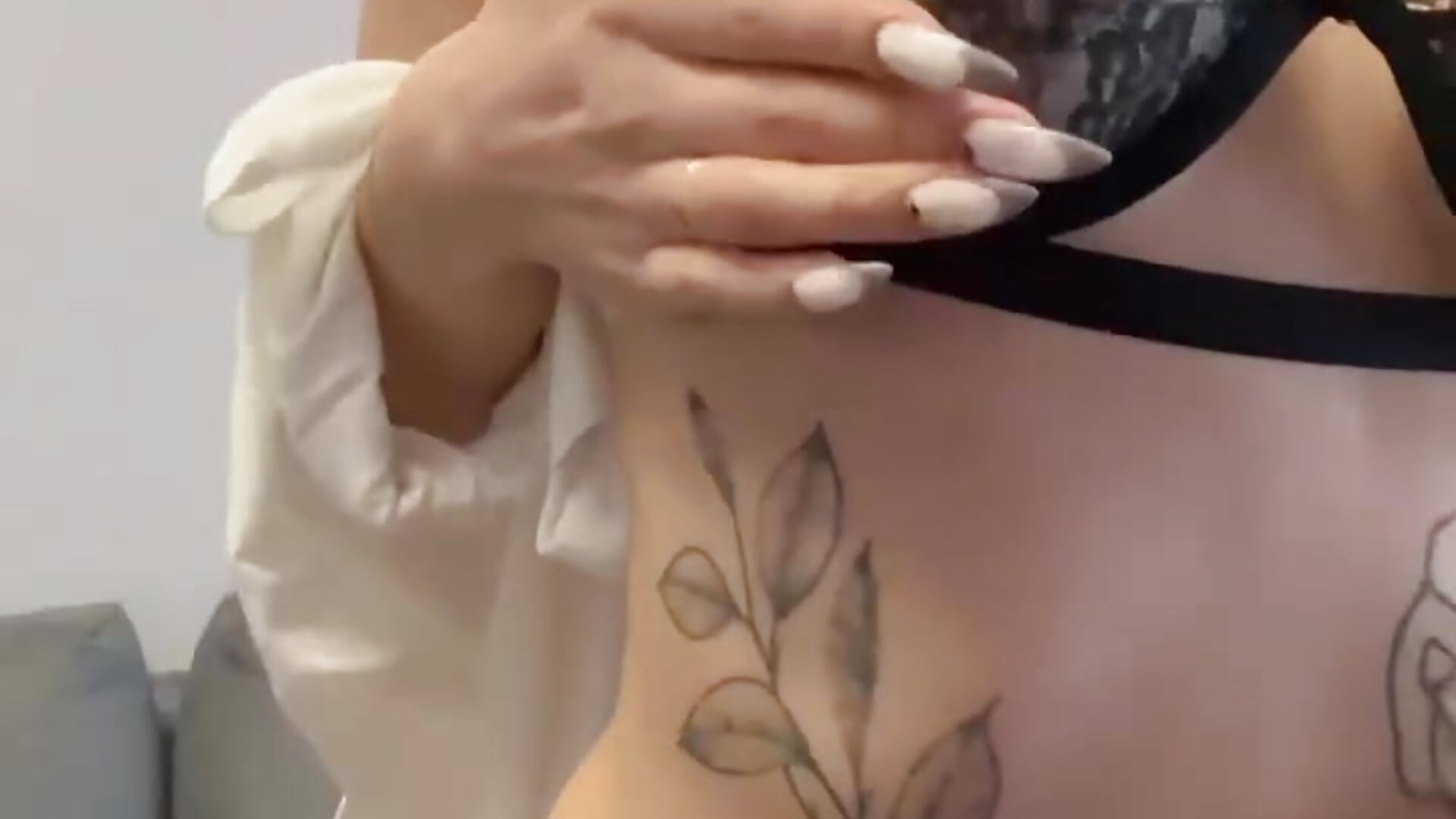 trim,D3C41D8C-BD4F-4583-A674-C156D60151E4 - video by alicebedroom cam model