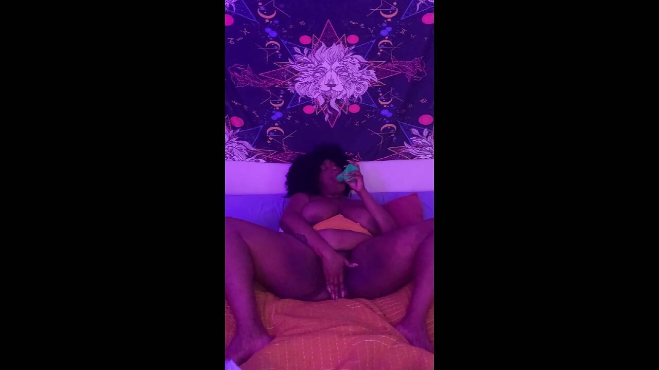 Love this lighting - cocoasundaze 캠 모델의 동영상