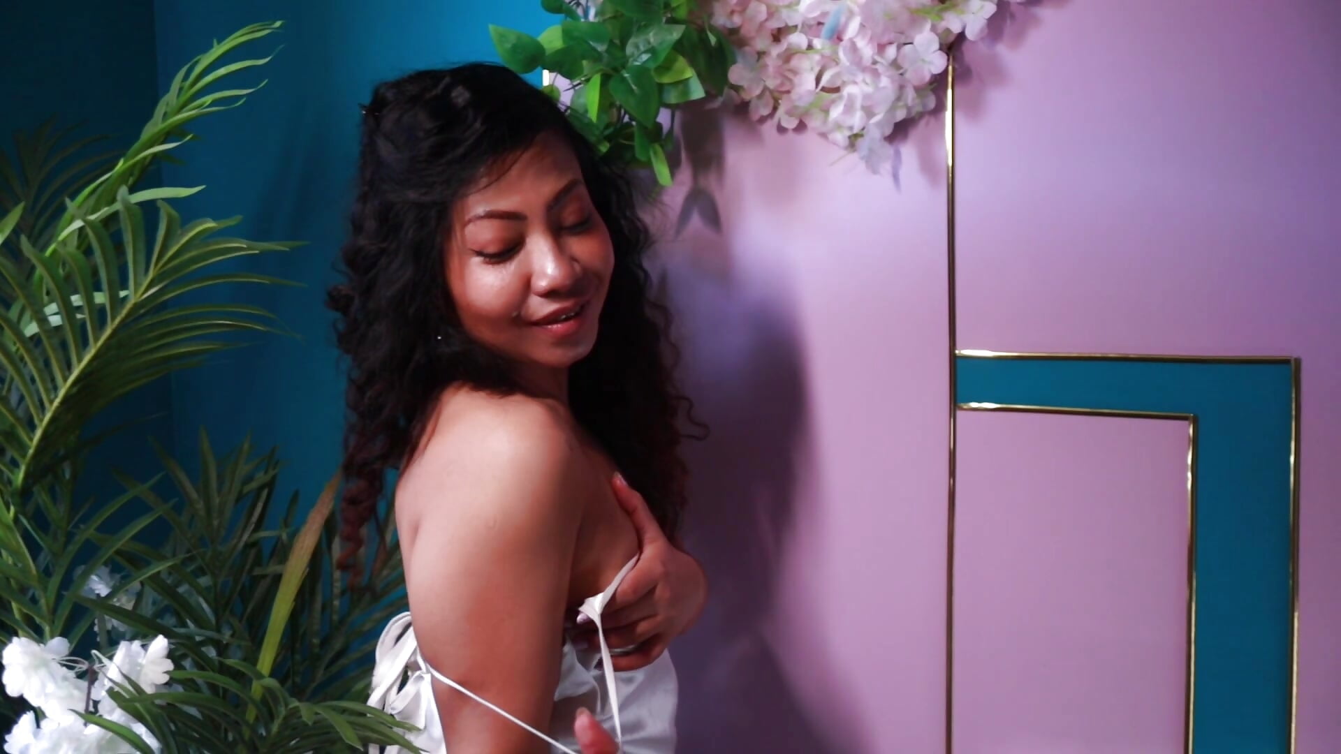 Spring Heatwave – видео вебкам-модели ElyaQuinn