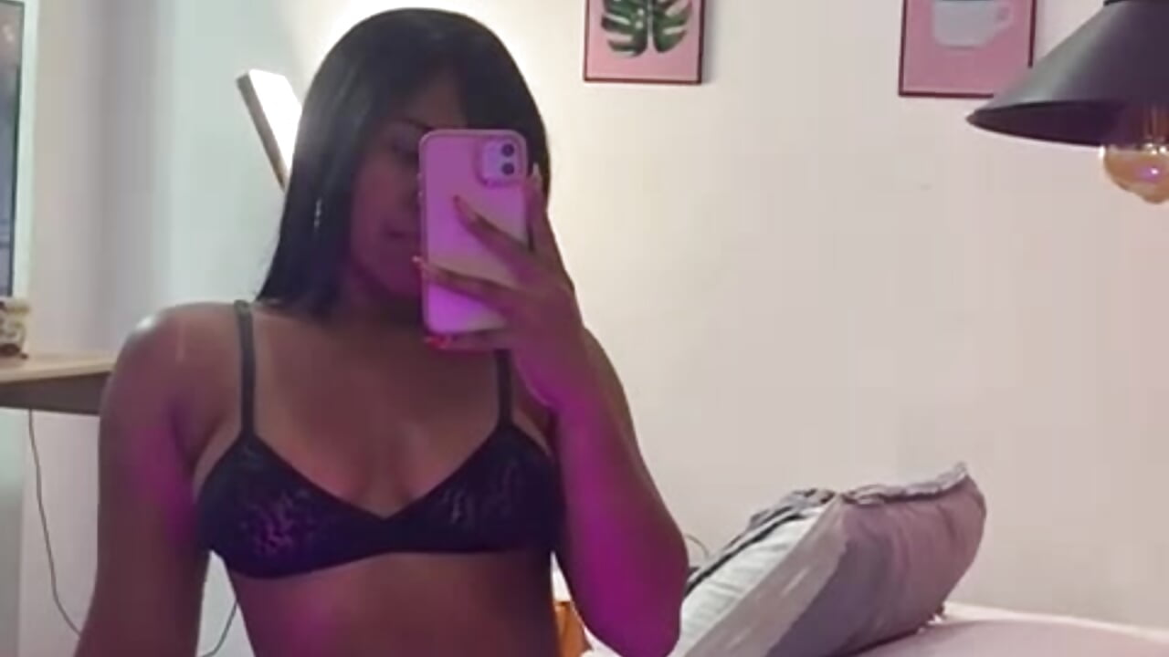 I bet u wanna a piece of my perfect chcocolate body 🍫🔥 - video by naughty_ebonyy cam model